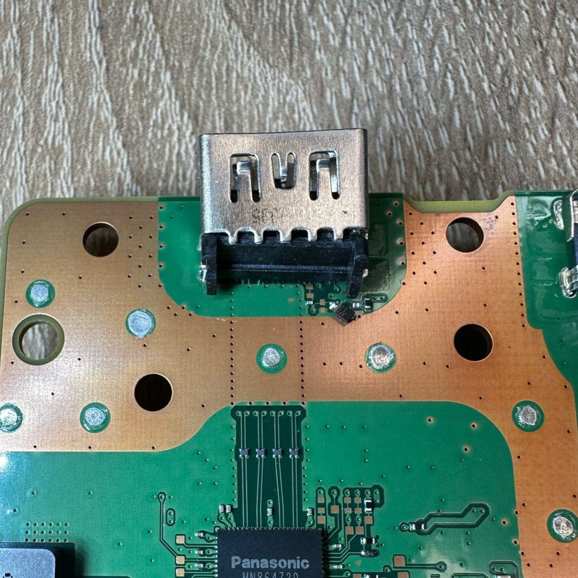 Inlocuire mufa HDMI